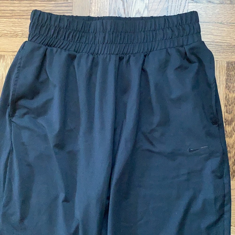 Nike Joggers - Picture 2 of 3